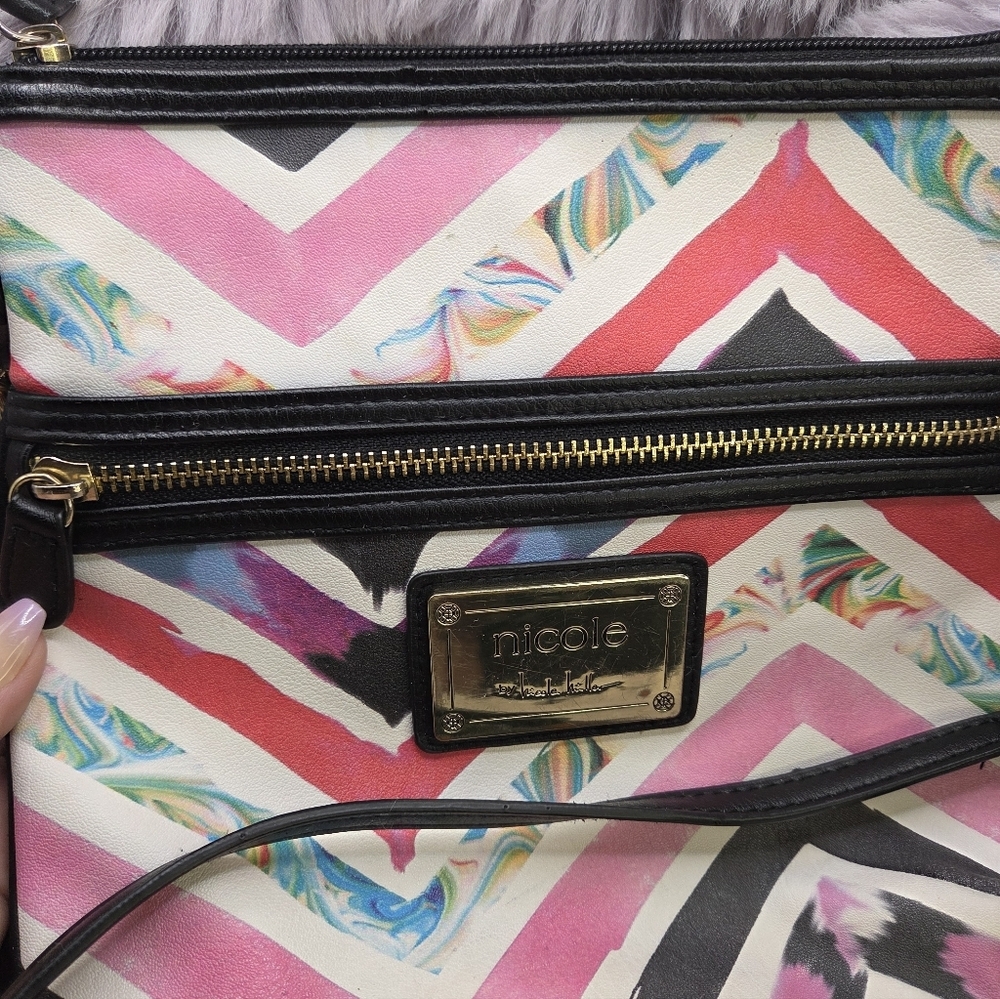 Nicole Miller Pink Black Chevron Crossbody Bag - Picture 9 of 13